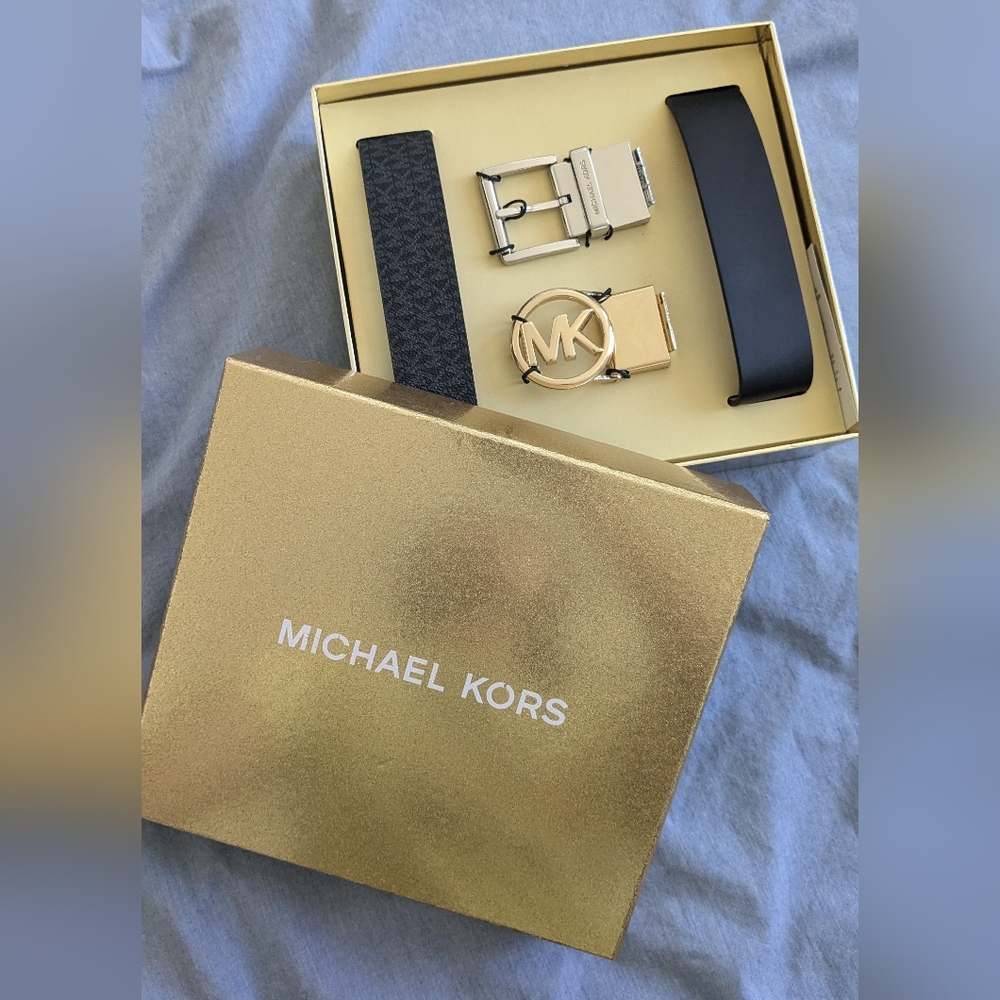MK belts with interchangeable buckle